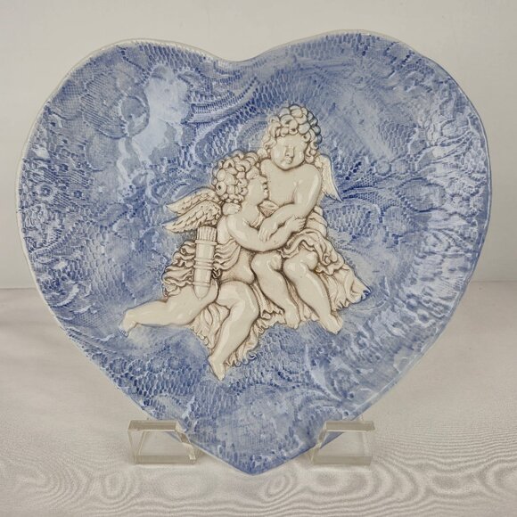 Heart Shaped Glazed Ceramic Plate with Embossed Cherubs - Picture 4 of 16